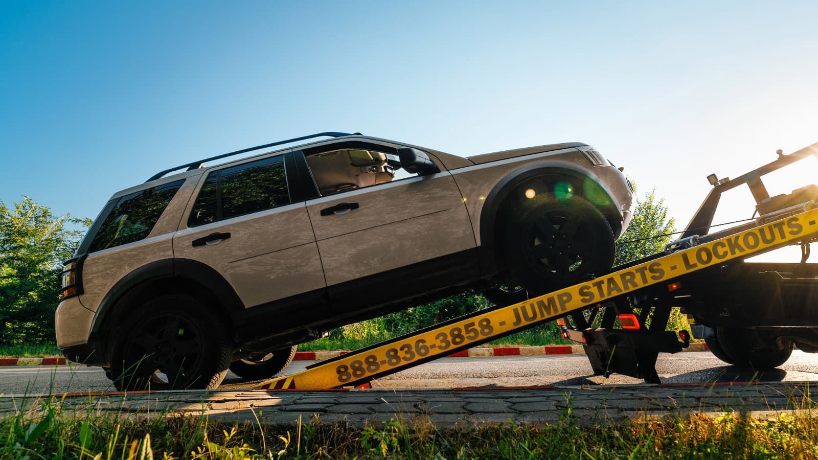 flatbed_towing_atlanta_near_centennial_olympic_park
